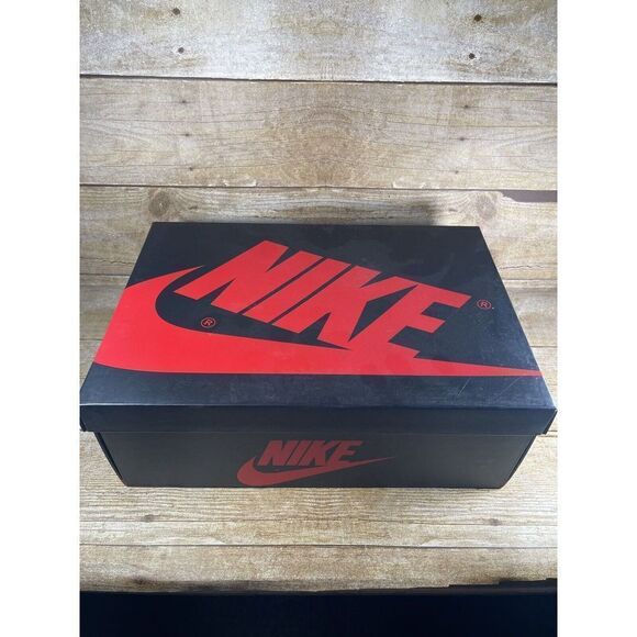 Nike Air Jordan 1 Satin Shattered Backboard Women’s Size 5 AV3725-010 New - Picture 8 of 8